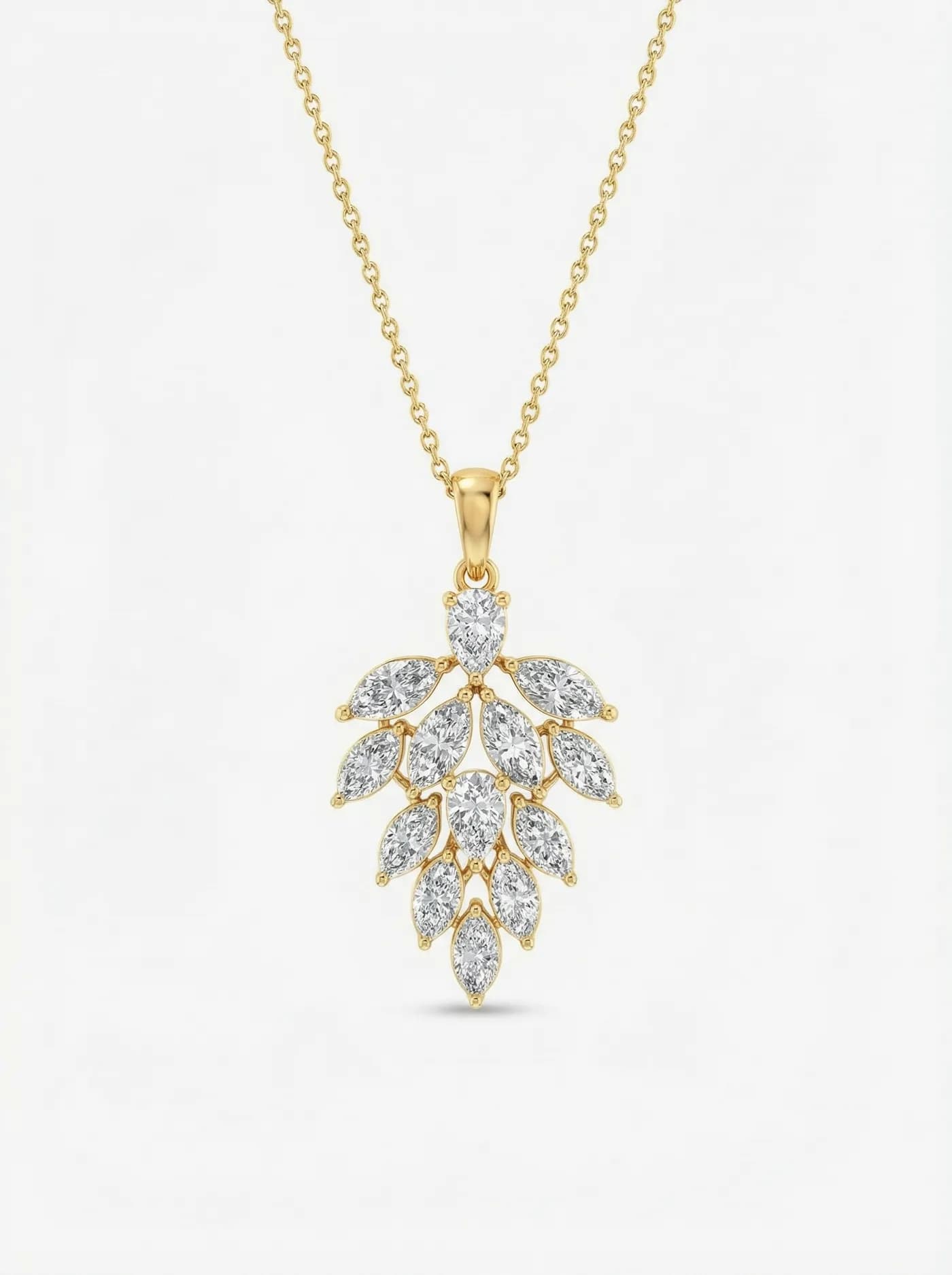Collier en or avec pierre