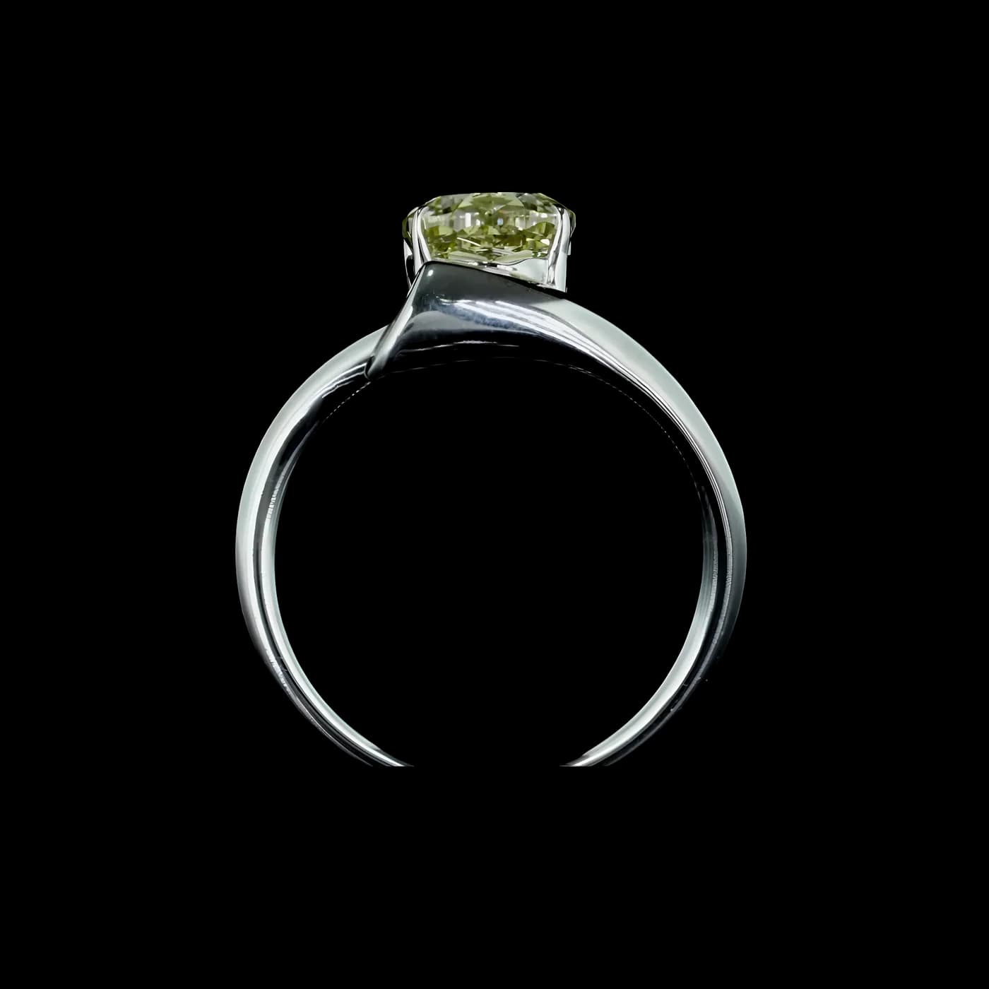 Bague solitaire en diamant jaune (D113)