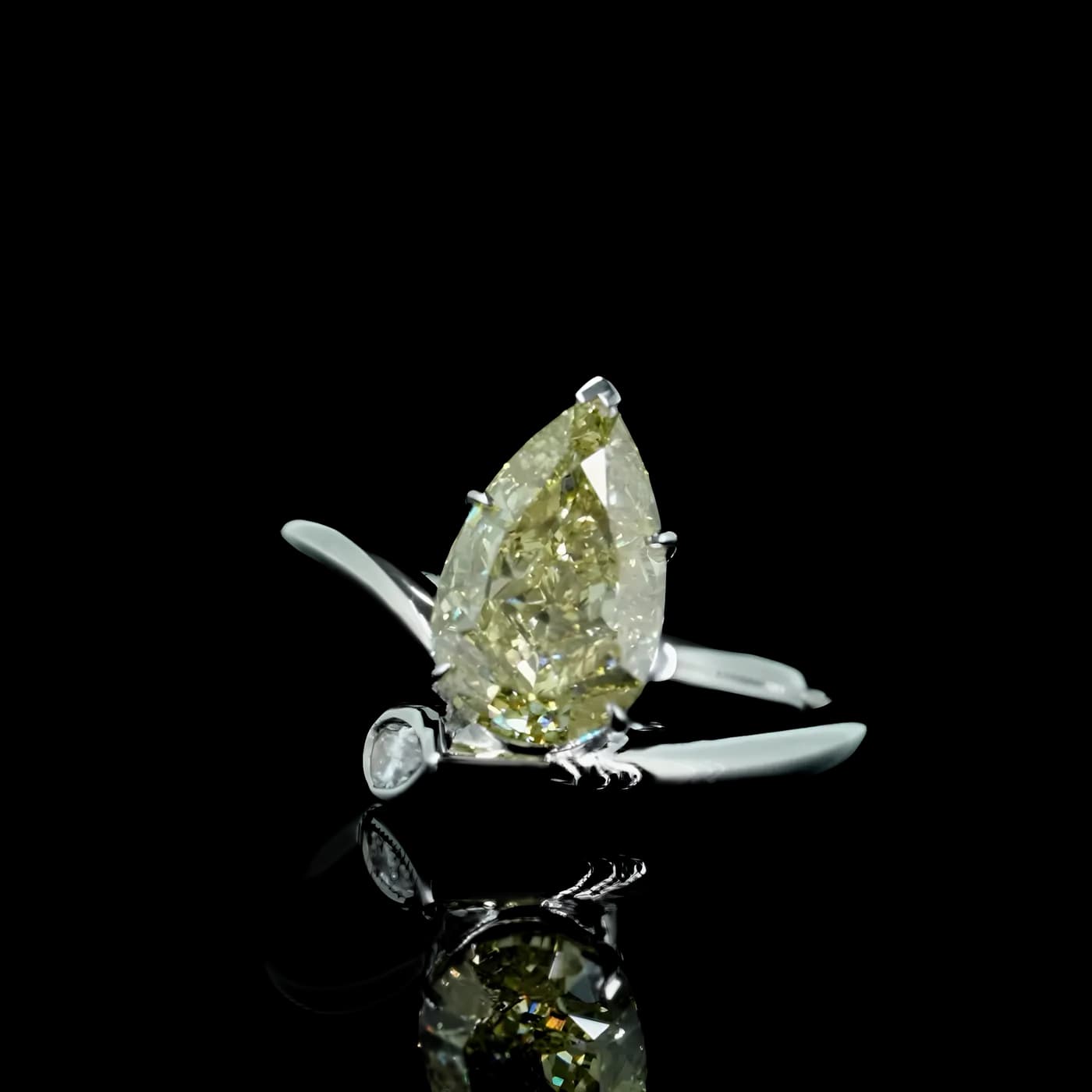 Bague solitaire en diamant jaune (D113)