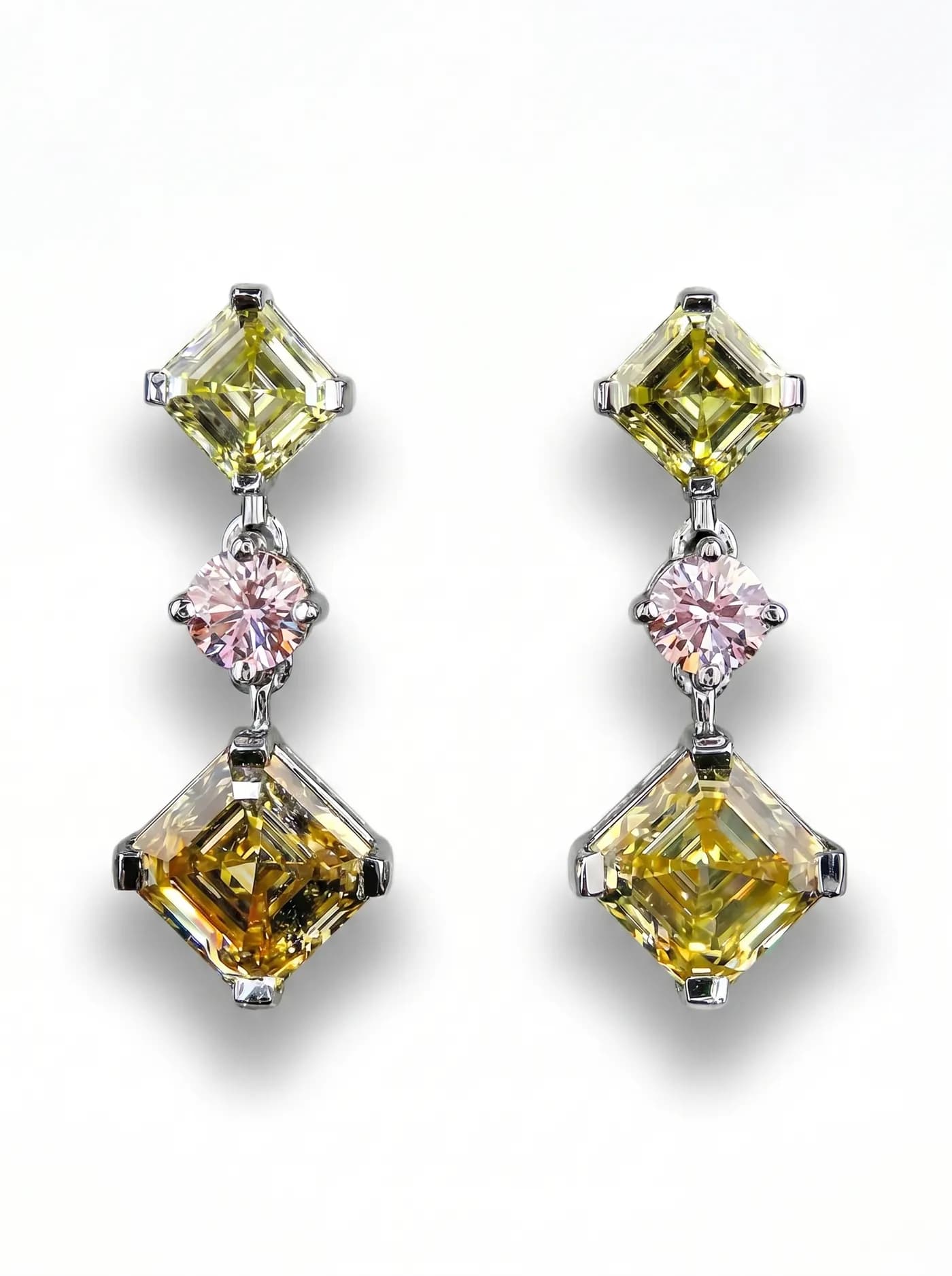 Boucles d'oreilles pendantes en diamant jaune (CV143)